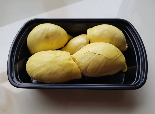 Đồ ăn c&oacute; m&ugrave;i l&agrave;m cho tủ lạnh bị h&ocirc;i