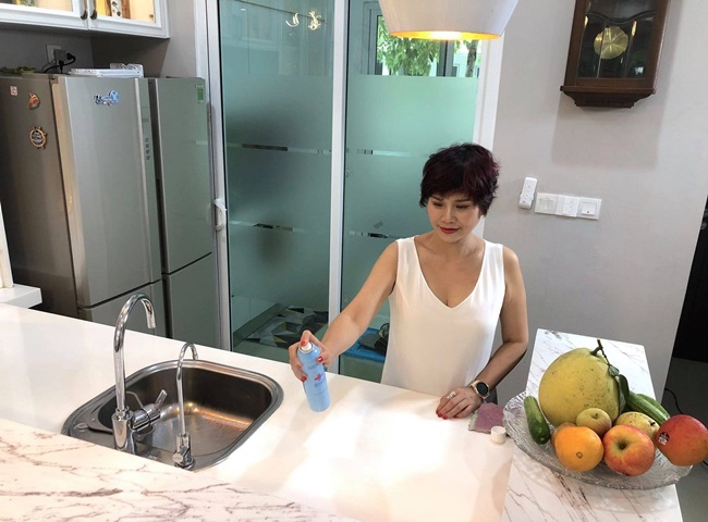 Thuốc xịt khử tr&ugrave;ng tự chế lau nh&agrave; bếp hiệu quả
