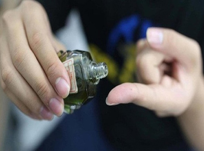 Cách khử mùi dầu gió hiệu quả, đánh bay mùi 100%