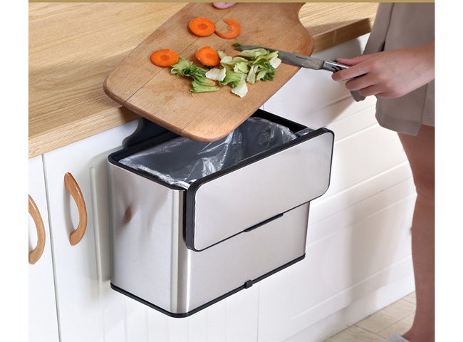 R&aacute;c thải trong nh&agrave; bếp dễ hư hỏng g&acirc;y ra m&ugrave;i h&ocirc;i