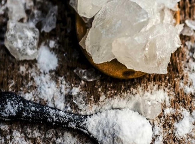 Làm sạch bồn cầu tránh xa khỏi vi khuẩn bằng phèn chua