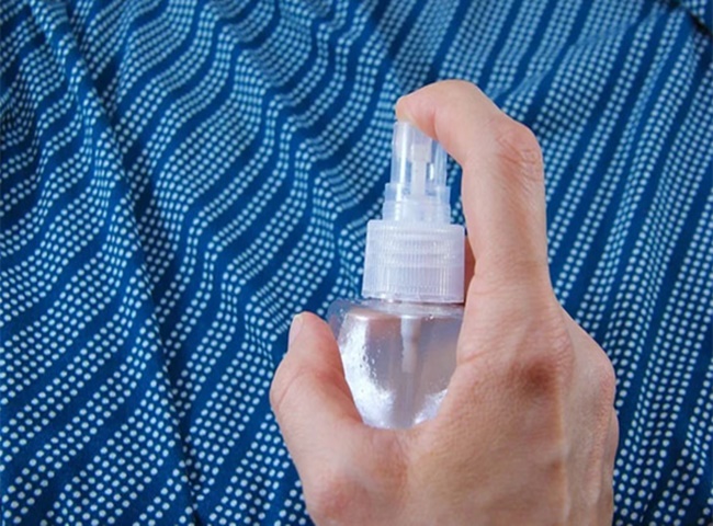 Sử dụng bằng d&ugrave;ng tinh dầu v&agrave; nước hoa