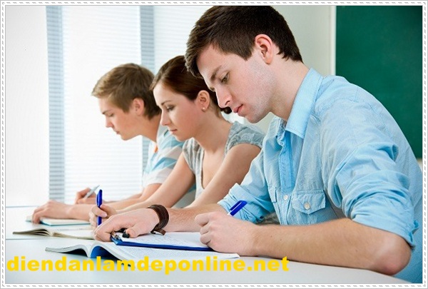 Đọc s&aacute;ch tiếng Nga v&agrave;o mỗi ng&agrave;y