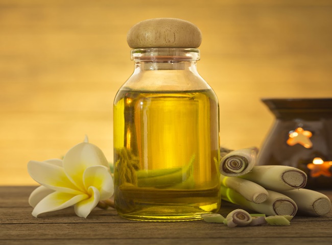 C&aacute;ch xua đuổi muỗi trong nh&agrave; bằng tinh dầu sả