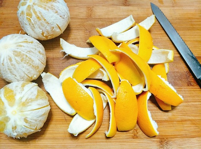 Cách khử mùi nước tiểu người già triệt để và dễ thực hiện