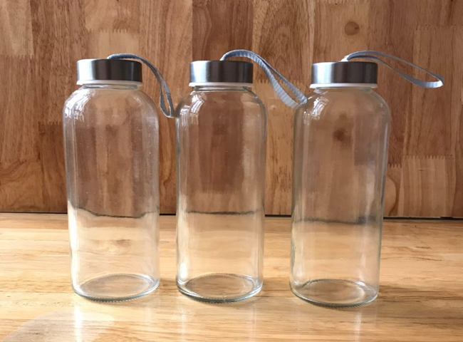 Sản phẩm được l&agrave;m từ thủy tinh