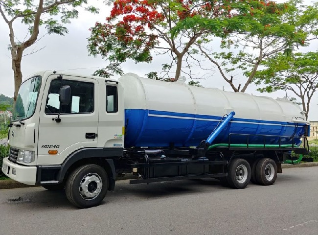 Thợ th&ocirc;ng cống quận 7 đang thực hiện tại c&aacute;c khu vực