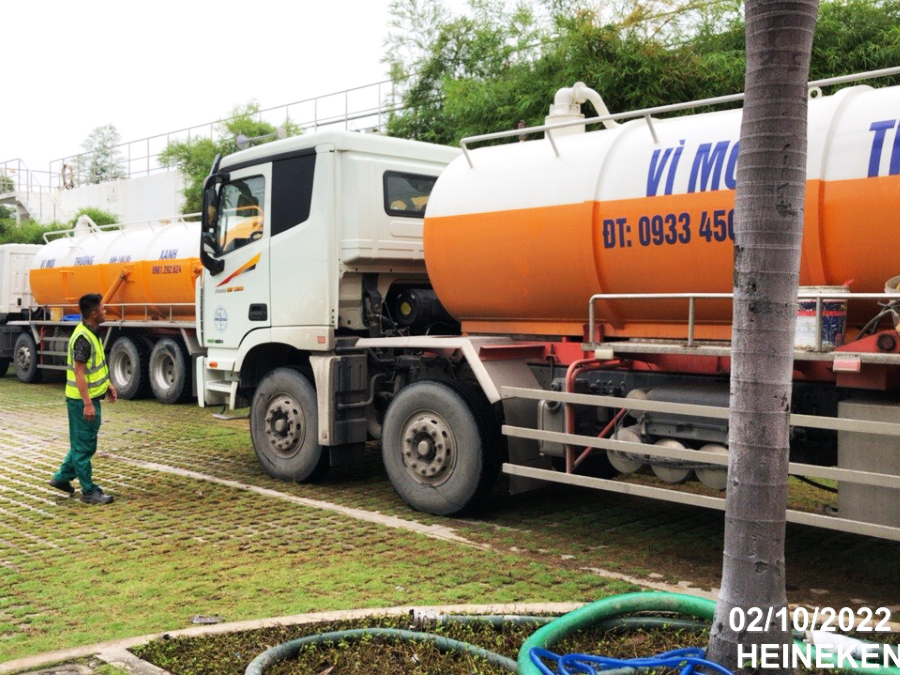 Dịch vụ thu gom b&ugrave;n thải c&ocirc;ng nghiệp