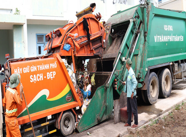 Dịch vụ thu gom r&aacute;c thải sinh hoạt