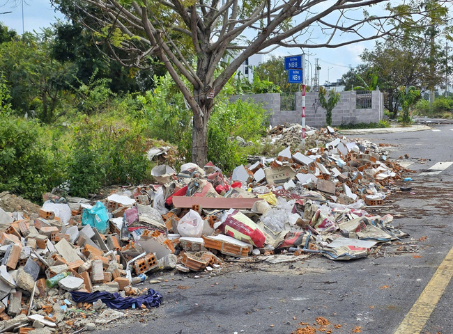 Dịch vụ thu gom r&aacute;c thải x&acirc;y dựng với quy tr&igrave;nh chuy&ecirc;n nghiệp