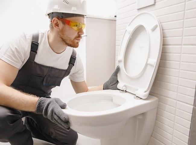 Xử lý bồn cầu nghẹt hơi đơn giản mà lại hiệu quả 