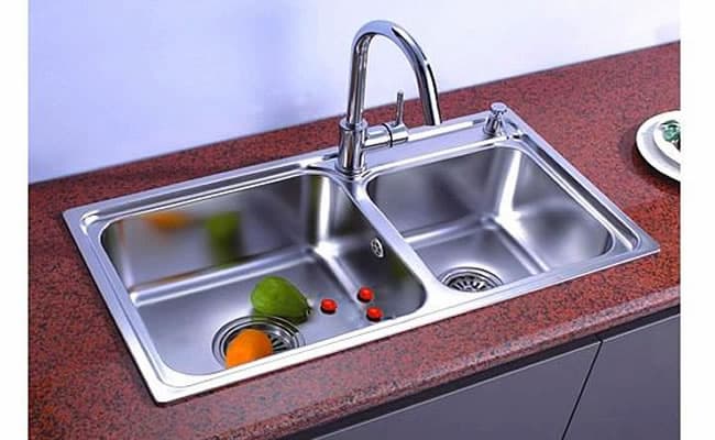 Có những cách làm sạch bồn rửa chén sáng như mới nào đơn giản? 