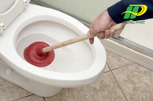 meo-thong-bon-cau-bi-nghet-vat-cung-ngay-tai-nha-hieu-qua