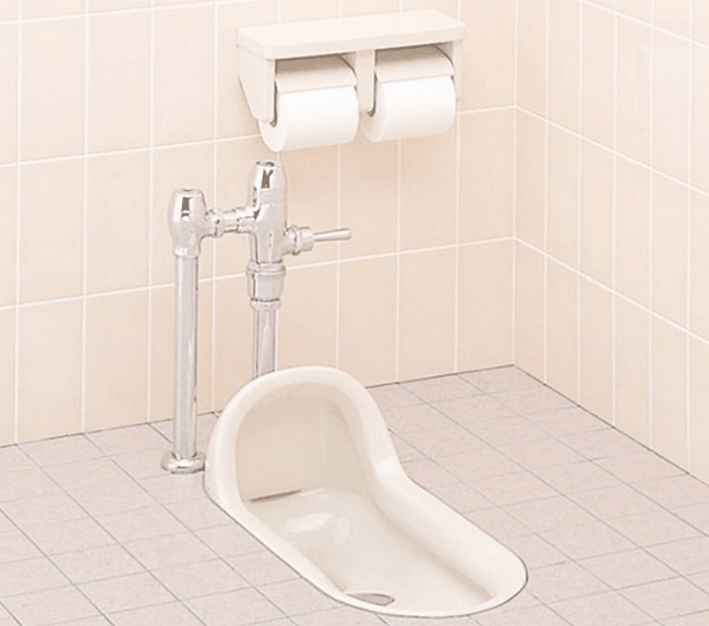 Bồn cầu tắc khiến nước tho&aacute;t chậm v&agrave; bốc m&ugrave;i