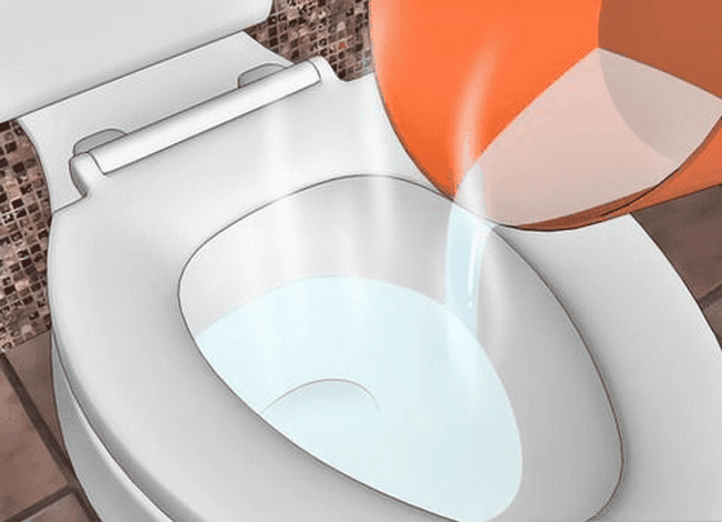 C&aacute;ch n&agrave;y được nhiều người l&agrave;m theo khi bồn cầu bị tắc