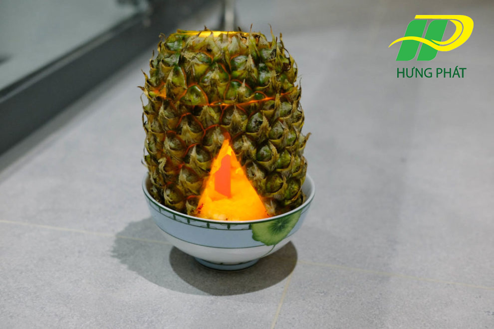 ​D&ugrave;ng dứa để khử m&ugrave;i h&ocirc;i nh&agrave; vệ sinh