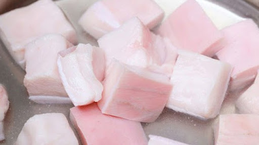 Dầu mỡ từ những nguy&ecirc;n liệu c&ograve;n tươi sống