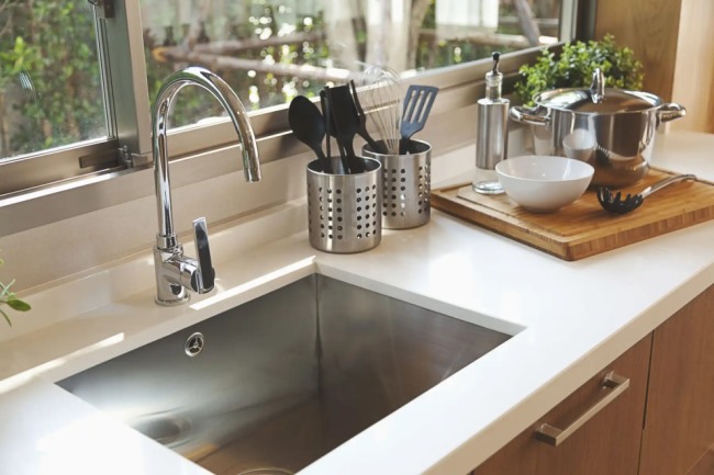 ​Đường ống, bồn rửa b&aacute;t được dọn dẹp thường xuy&ecirc;n