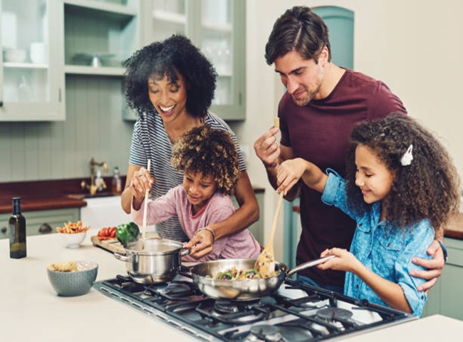 Quạt h&uacute;t kh&iacute; gi&uacute;p bạn c&oacute; kh&ocirc;ng gian bếp thoải m&aacute;i