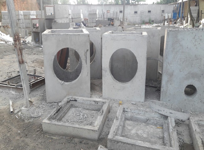 Hố ga th&agrave;nh phố điều tiết nước mưa